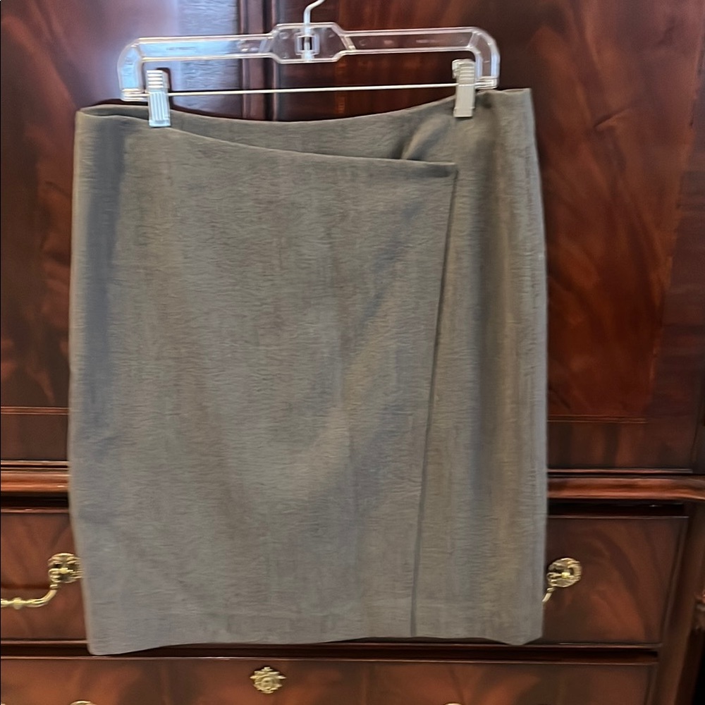 Elegant Gray/Beige skirt